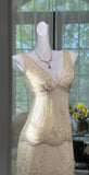 Elegant Pearl White V-neck Chiffon Beaded Evening Dresses Simple Wedding Guest Dresses with Embroidered Appliques HZ1108