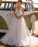V-Neck Lace Wedding Dress 2023 A-Line Appliques Elegant Sleeveless Bride Dress Backless Zipper Pleats Vestido De Novia